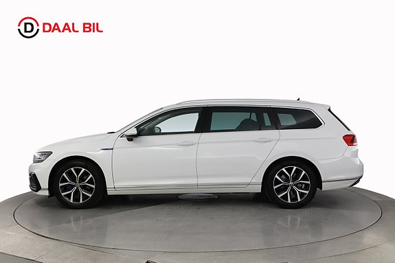 Volkswagen Passat 9 of 27