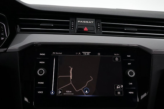 Volkswagen Passat 20 of 27