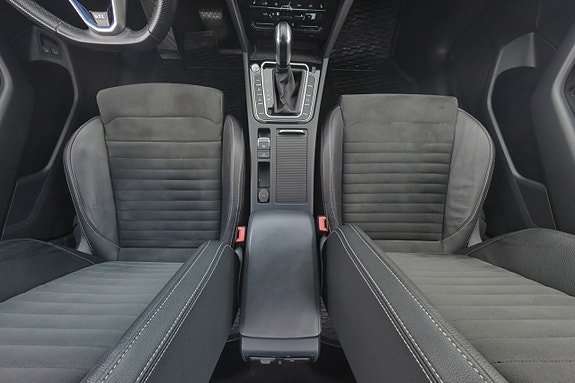 Volkswagen Passat 14 of 27