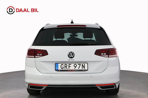 Volkswagen Passat 7 of 27