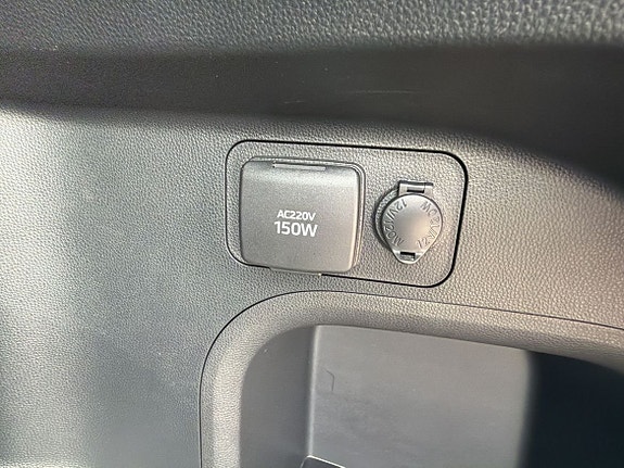 Toyota RAV4 Plug-in Hybrid 14 of 26