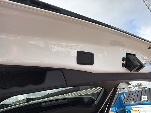Toyota RAV4 Plug-in Hybrid 13 of 26