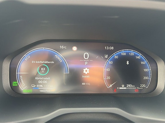 Toyota RAV4 Plug-in Hybrid 21 of 26