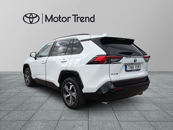 Toyota RAV4 Plug-in Hybrid 3 of 26