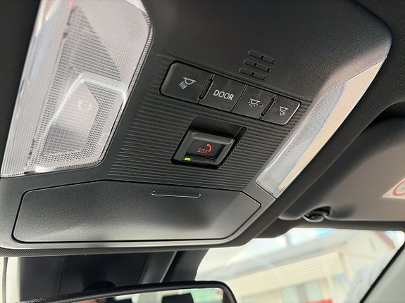 Toyota RAV4 Plug-in Hybrid 23 of 26