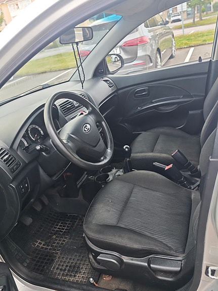 Kia Picanto 3 of 7