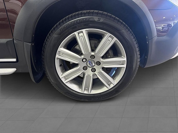 Volvo XC70 15 of 19