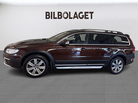 Volvo XC70 2 of 19
