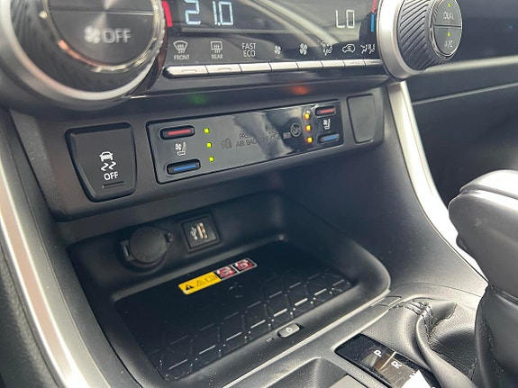 Toyota RAV4 14 of 22
