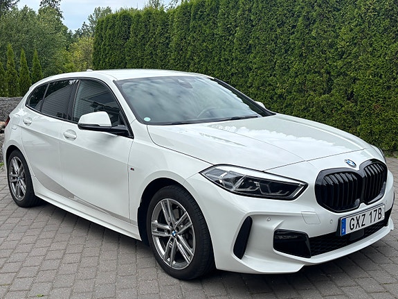 BMW 118i 2 of 4