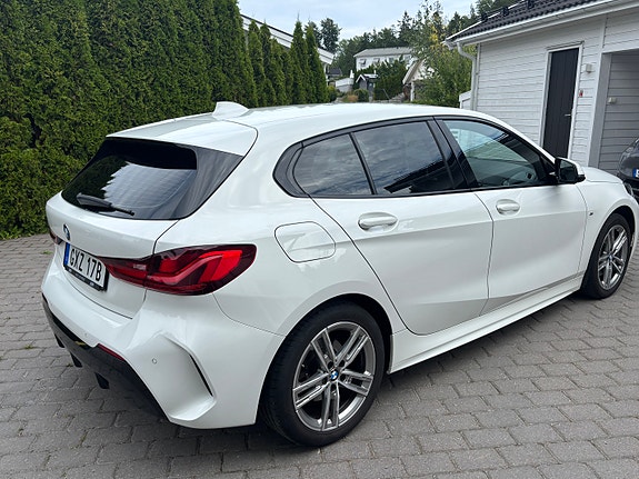 BMW 118i 3 of 4