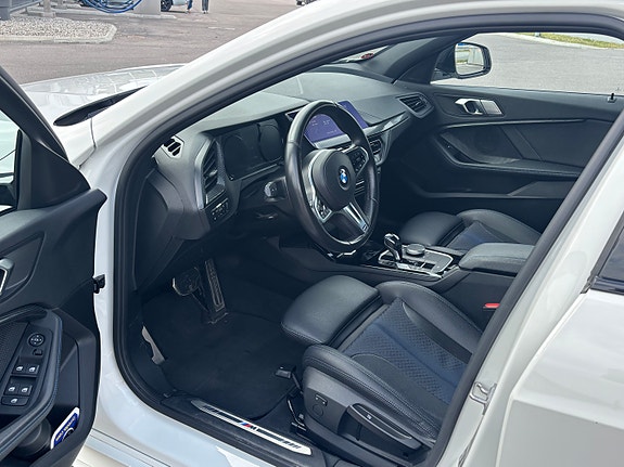 BMW 118i 4 of 4