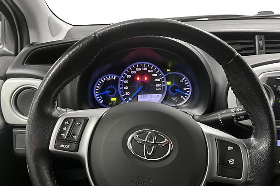 Toyota Yaris 13 of 24