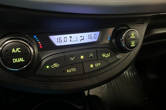 Toyota Yaris 24 of 24