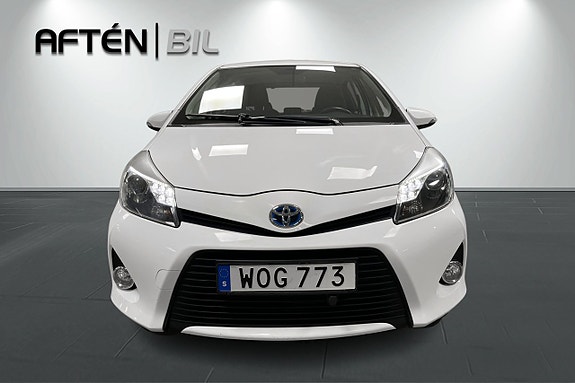 Toyota Yaris 3 of 24