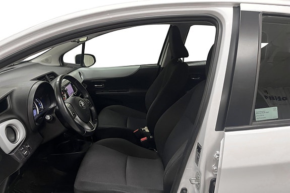 Toyota Yaris 11 of 24