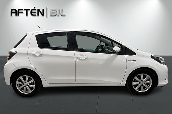 Toyota Yaris 10 of 24