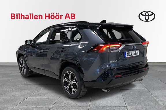 Toyota RAV4 Plug-in Hybrid 2 of 10