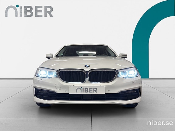 BMW 530e 3 of 23