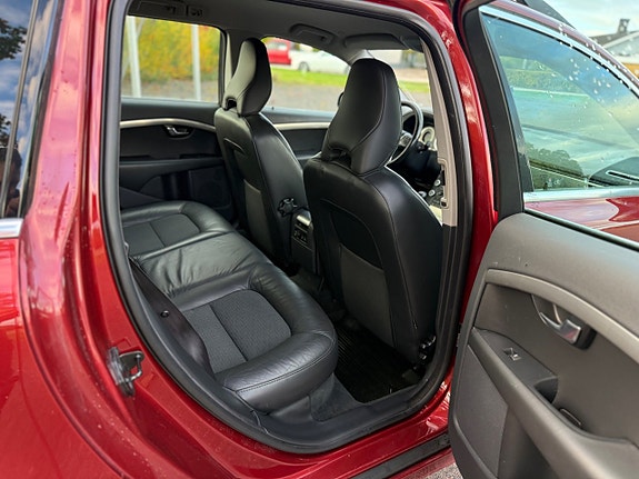 Volvo V70 12 of 14