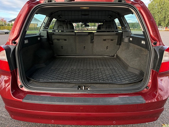 Volvo V70 8 of 14