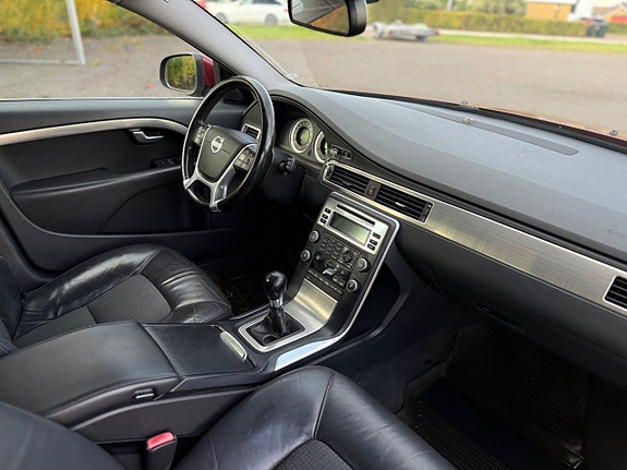Volvo V70 14 of 14