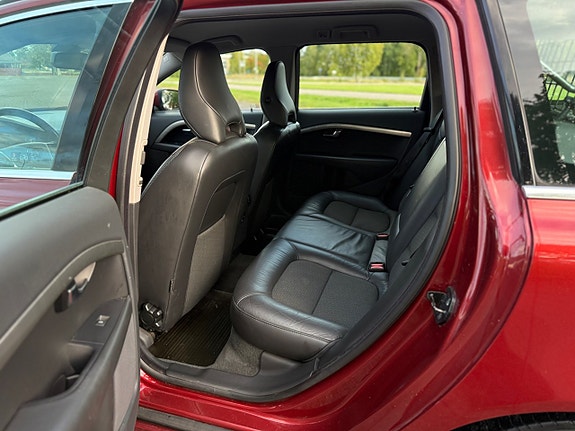Volvo V70 9 of 14