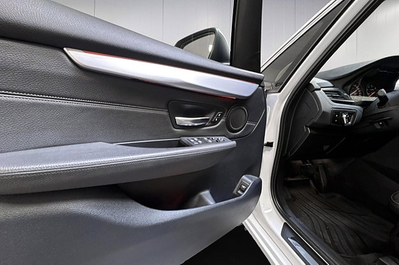 BMW 218d 13 of 15