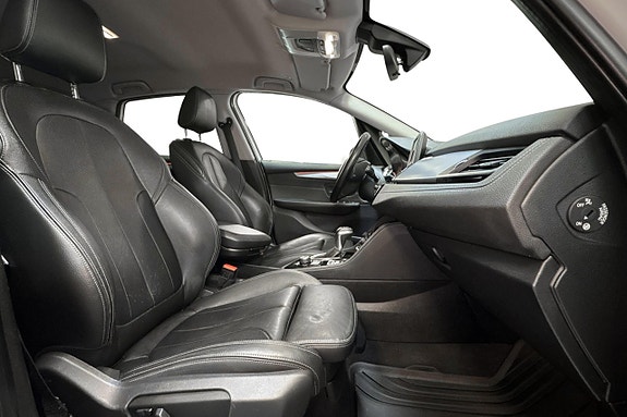 BMW 218d 6 of 15