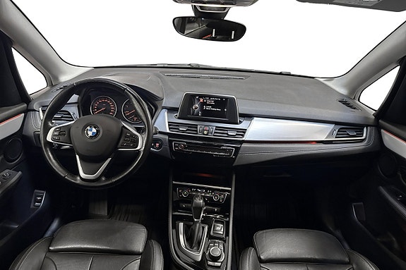 BMW 218d 5 of 15