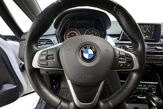 BMW 218d 11 of 15
