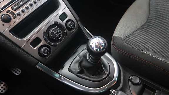 Peugeot 308 SW 12 of 17