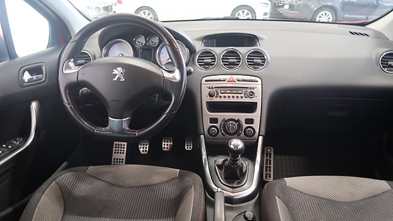 Peugeot 308 SW 11 of 17