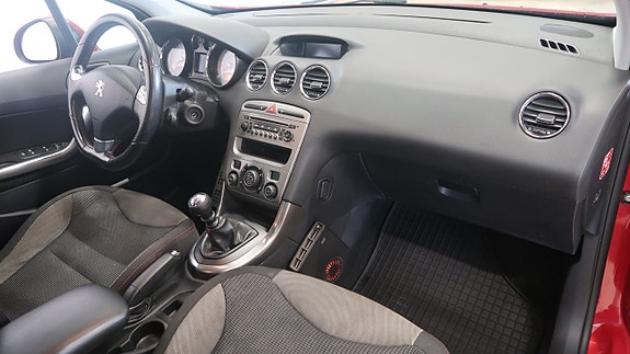 Peugeot 308 SW 10 of 17