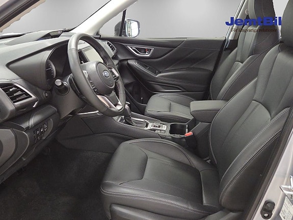 Subaru Forester 9 of 14