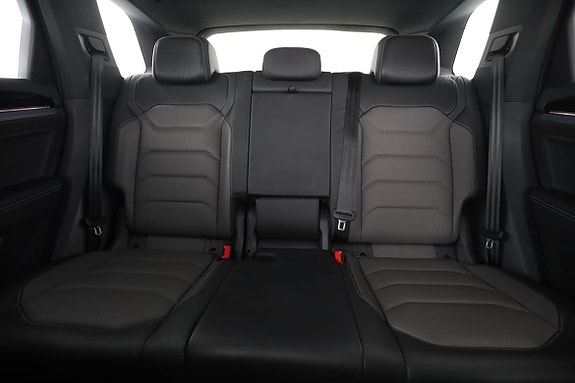 Volkswagen Touareg 16 of 30