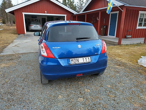 Suzuki Swift 3 of 3