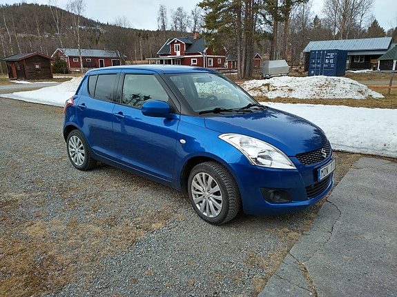 Suzuki Swift 2 of 3