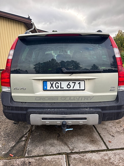 Volvo XC70 2 of 9