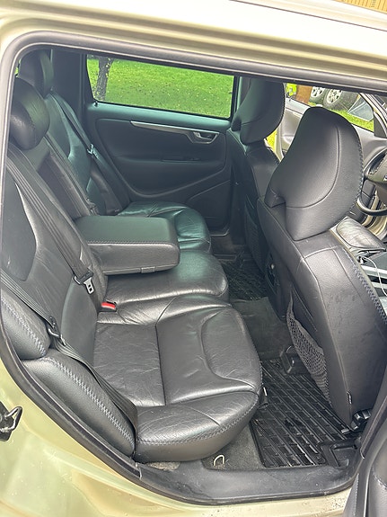 Volvo XC70 4 of 9