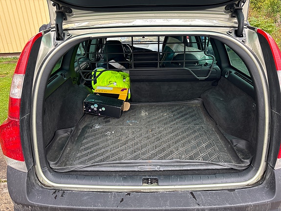 Volvo XC70 3 of 9