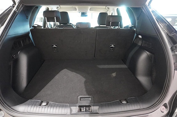 Ford Kuga 11 of 12