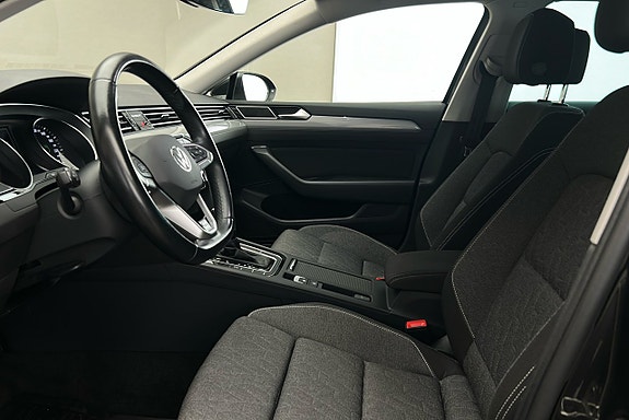 Volkswagen Passat 10 of 25
