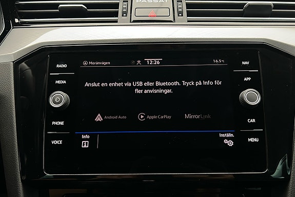 Volkswagen Passat 24 of 25