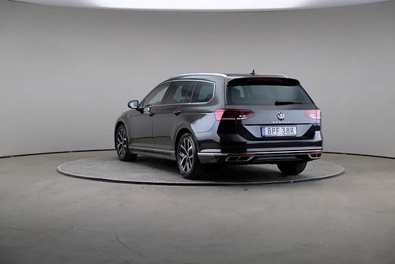 Volkswagen Passat 2 of 25
