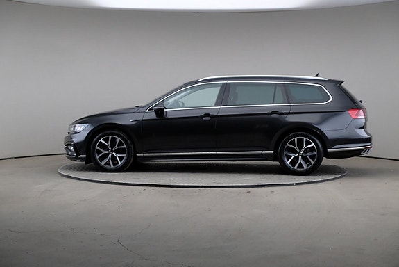 Volkswagen Passat 4 of 25