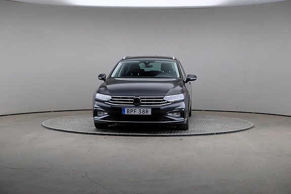 Volkswagen Passat 3 of 25