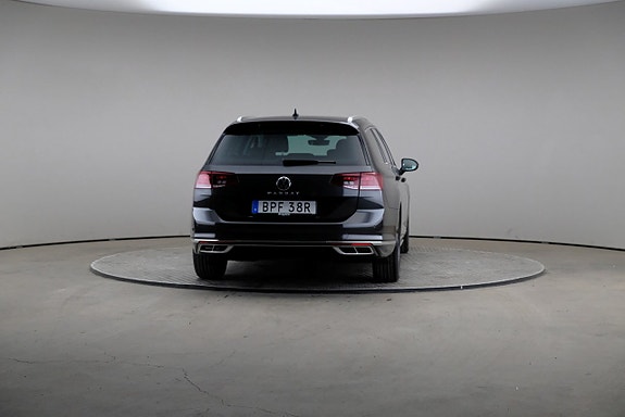 Volkswagen Passat 5 of 25