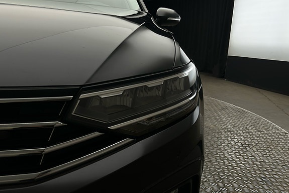 Volkswagen Passat 11 of 25