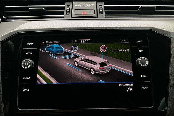 Volkswagen Passat 20 of 25